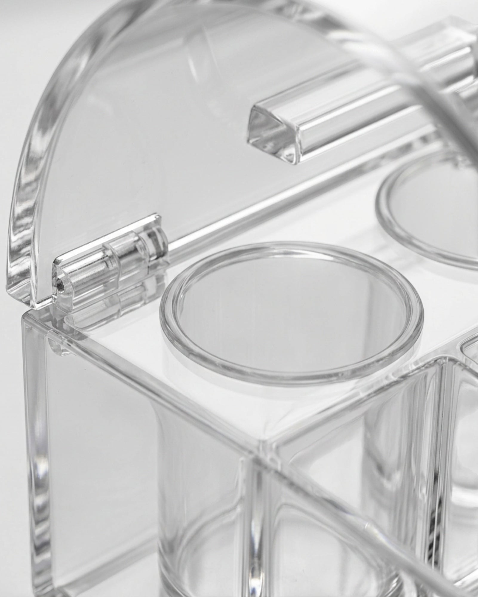 Vndrk Arched Lid Acrylic Brush Cosmetic Organizer Clear - Detail view