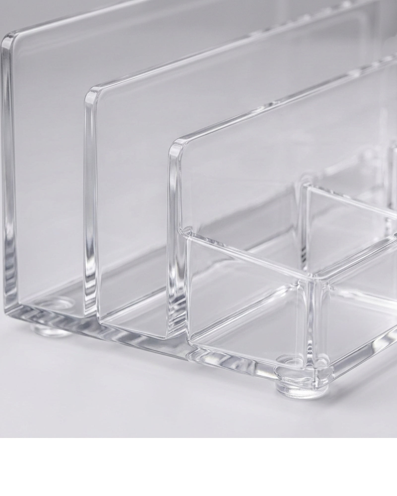 Vndrk Stepped Palette File Acrylic Organizer Front Tray Clear - Detail view